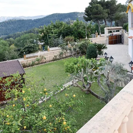 3 Bedroom Beautiful In Олива